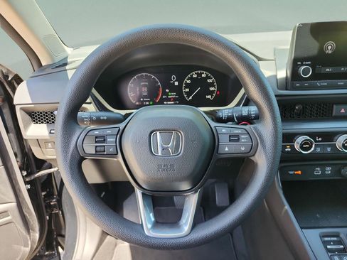 Used 2025 Honda CR-V EX image 10