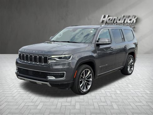 Used 2022 Jeep Wagoneer Series III w/ Premium Group I AWD/4WD image 5