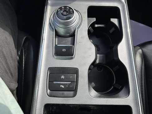 Used 2022 Ford Edge Titanium AWD/4WD image 32