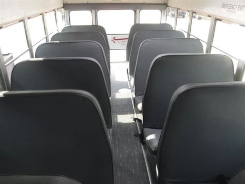 Used 2003 Ford E-450 and Econoline 450 Super Duty image 35