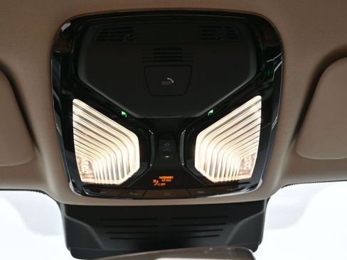 Used 2025 BMW X7 xDrive40i image 25