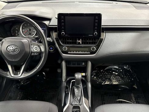 Certified 2022 Toyota Corolla Cross LE image 26