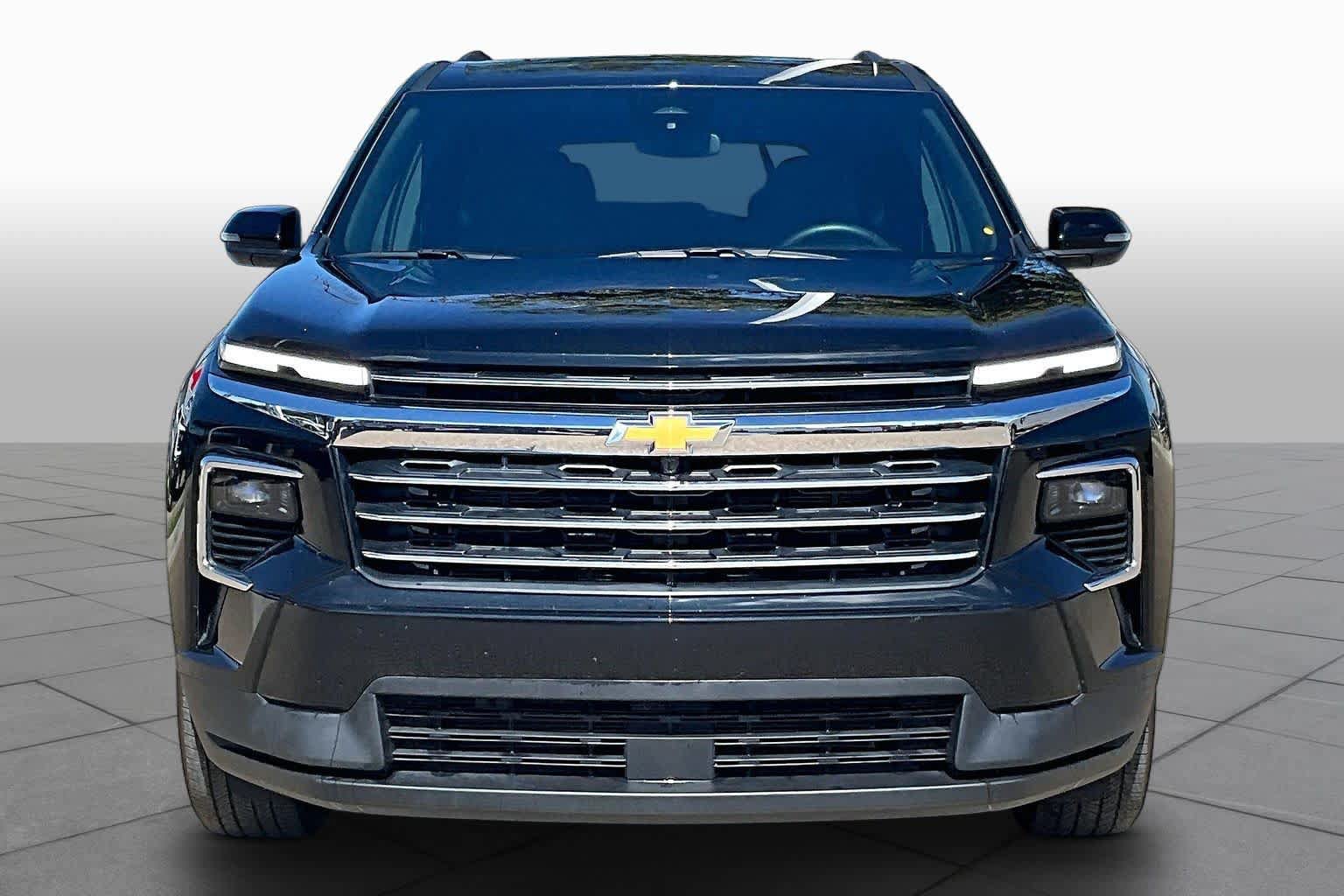 Used 2026 Chevrolet Traverse LT FWD image 4