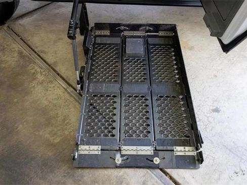 Used 2011 Ford E-150 and Econoline 150 RWD image 19