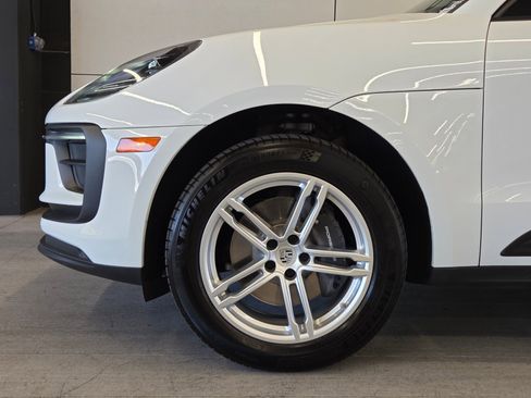 Certified 2023 Porsche Macan AWD/4WD image 9