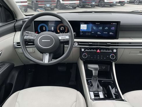 Certified 2025 Hyundai Tucson SEL FWD image 4