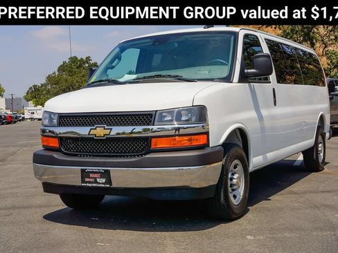 Used 2025 Chevrolet Express 3500 LT w/ LT Preferred Equipment Group RWD image 3