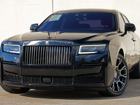 Used 2024 Rolls-Royce Ghost Black Badge w/ Black Badge Ghost Package AWD/4WD image 3