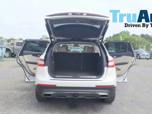 Used 2016 Lincoln MKX Reserve w/ Luxury Package FWD image 12