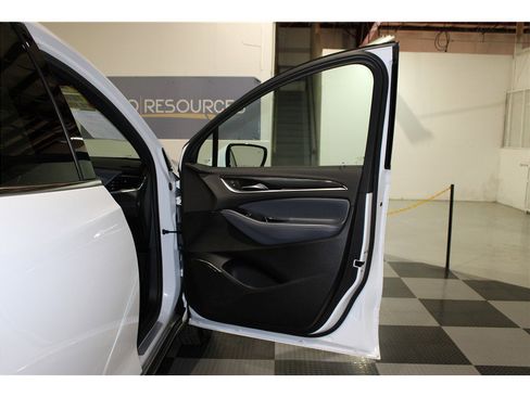 Used 2023 Buick Enclave Essence image 25