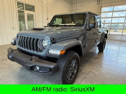 New 2025 Jeep Gladiator Sport image 4