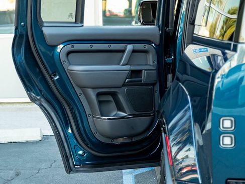 Certified 2026 Land Rover Defender 110 OCTA image 20