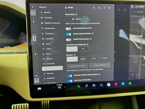 Used 2022 Tesla Model S image 40