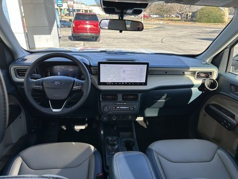 Used 2025 Ford Maverick Lariat w/ 4K Tow Package image 17