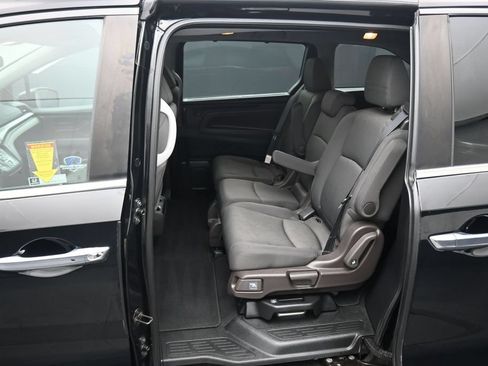 Used 2018 Honda Odyssey EX image 32