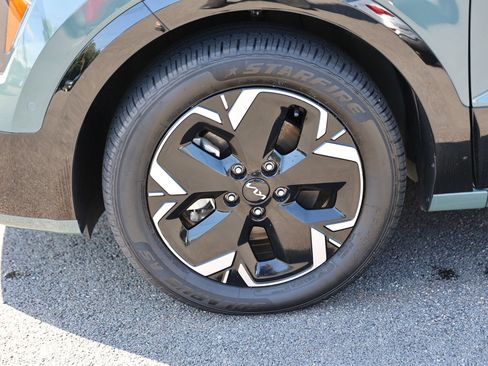 Used 2024 Kia Niro Wave w/ Wave Preserve Package FWD image 10