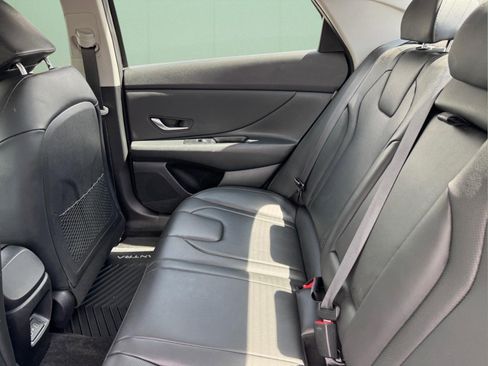 Certified 2024 Hyundai Elantra Limited FWD image 10