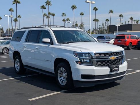 Used 2018 Chevrolet Suburban LT AWD/4WD image 3