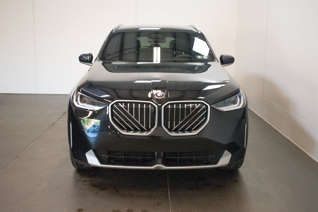 Used 2025 BMW X3 xDrive30i w/ Premium Package AWD/4WD image 2