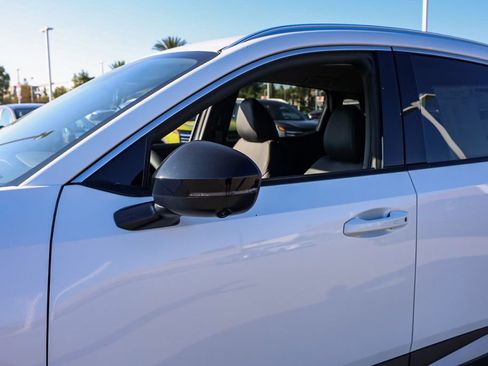 New 2026 Nissan Kicks SR image 12