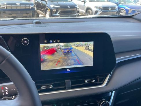 Used 2025 Chevrolet Equinox LT image 23