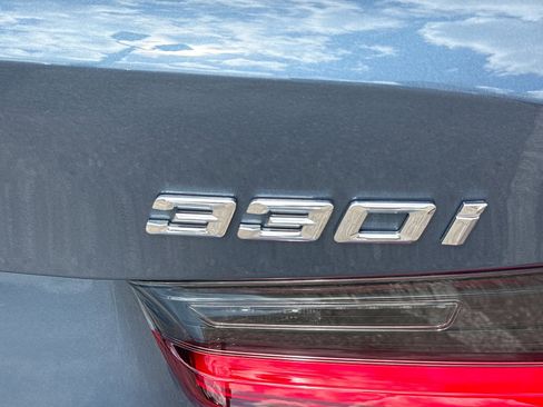 Used 2025 BMW 330i Sedan image 11