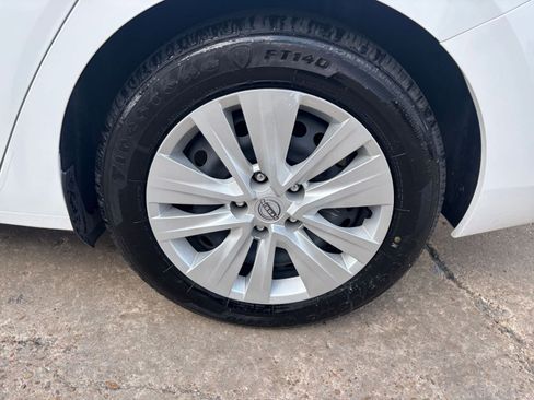 Used 2025 Nissan Sentra S image 28