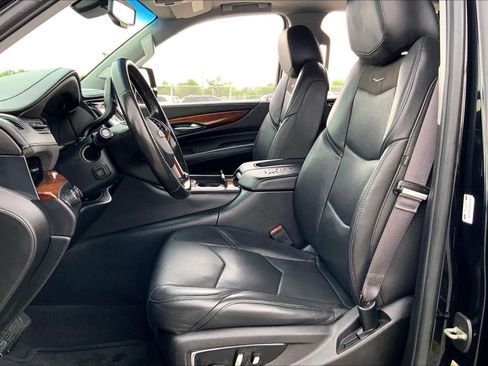 Used 2016 Cadillac Escalade ESV Luxury AWD/4WD image 8