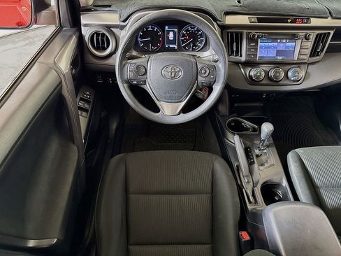 Used 2017 Toyota RAV4 LE AWD/4WD image 18