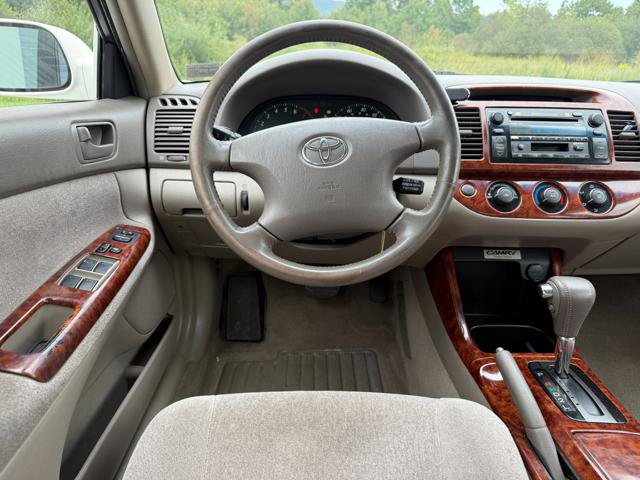 Used 2004 Toyota Camry LE w/ Limited Edition Pkg FWD image 12