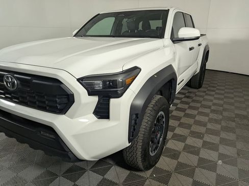 Used 2024 Toyota Tacoma TRD Off-Road image 10