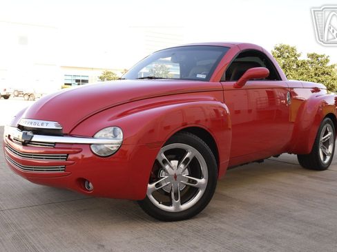 Used 2005 Chevrolet SSR w/ Preferred Equipment Group RWD image 37