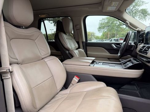 Used 2024 Lincoln Navigator L Reserve image 16