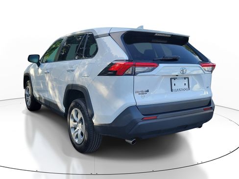 Used 2023 Toyota RAV4 LE FWD image 5