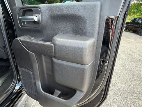 Used 2022 Chevrolet Silverado 2500 Custom w/ Custom Value Package AWD/4WD image 17