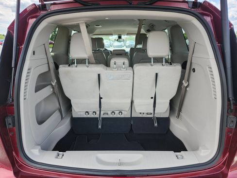 Used 2018 Chrysler Pacifica Touring-L w/ Premium Audio Group FWD image 21