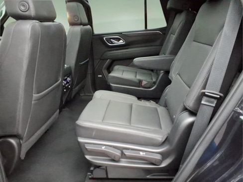Used 2023 Chevrolet Tahoe LT w/ Luxury Package AWD/4WD image 13