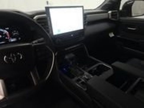 Used 2025 Toyota Tundra Limited image 9