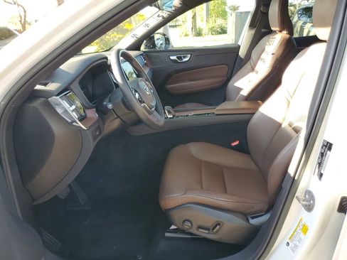 Certified 2023 Volvo XC60 B5 Plus w/ Protection Package Premier AWD/4WD image 17