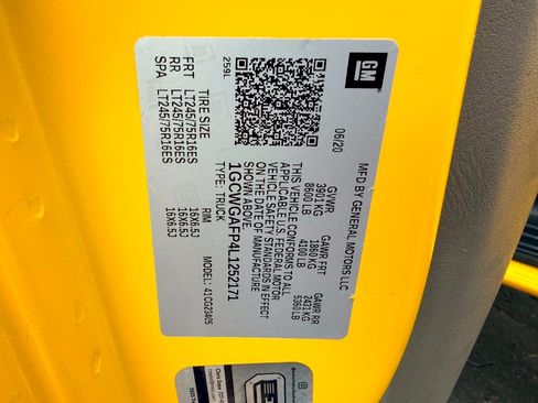 Used 2020 Chevrolet Express 2500 RWD image 31