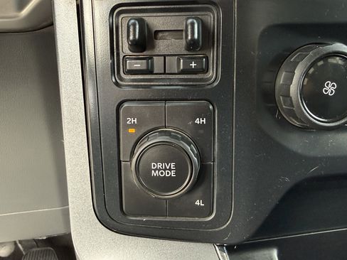 Used 2022 Ford F150 XLT w/ Trailer Tow Package image 18