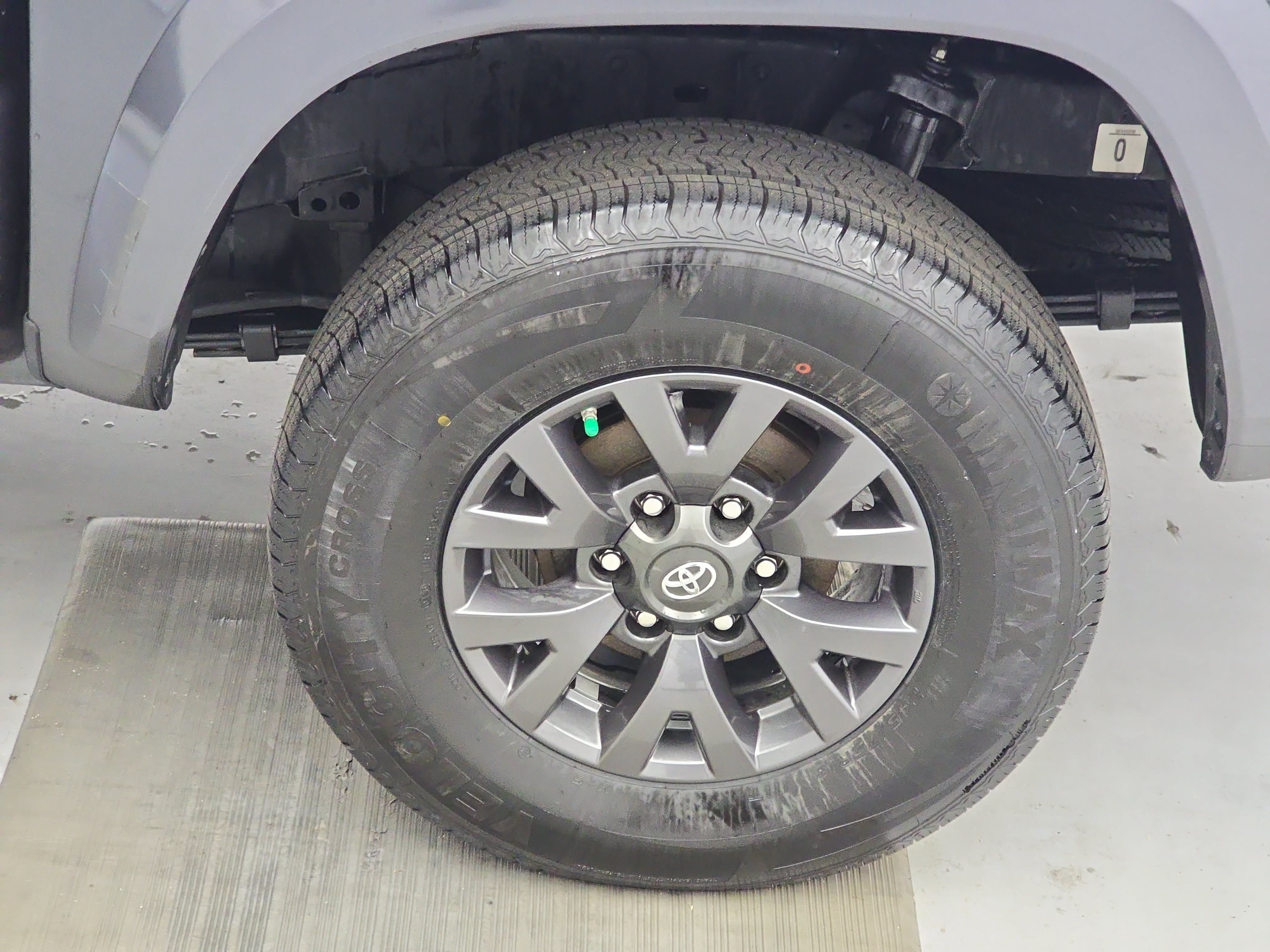 Used 2020 Toyota Tacoma SR5 RWD image 31