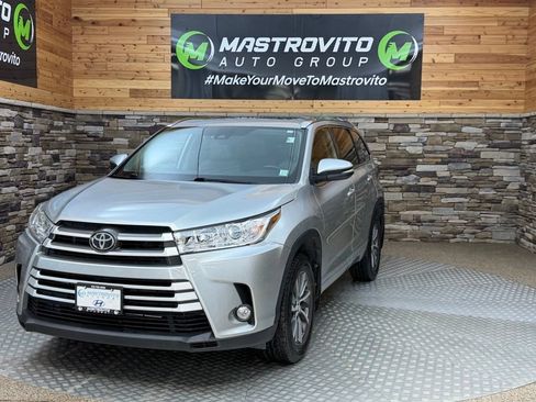 Used 2018 Toyota Highlander XLE AWD/4WD image 7
