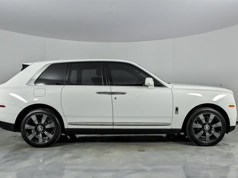 Used 2023 Rolls-Royce Cullinan w/ Leather Finishing Pack AWD/4WD image 13