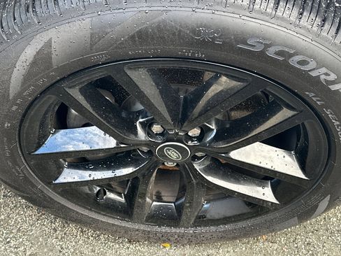 Used 2024 Land Rover Discovery Sport S image 7