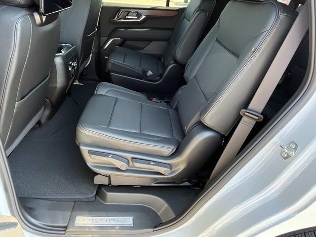 New 2026 GMC Yukon Denali w/ Denali Reserve Package AWD/4WD image 19