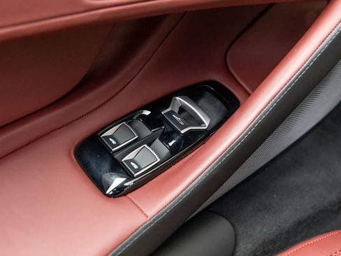 Used 2025 McLaren GTS RWD image 29