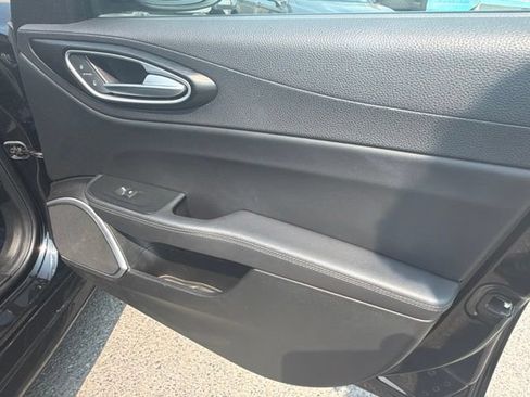 Used 2018 Alfa Romeo Giulia RWD image 8