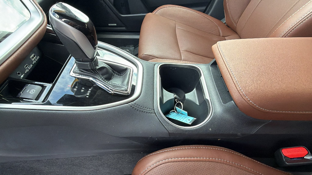 Used 2025 Subaru Outback Touring AWD/4WD image 13