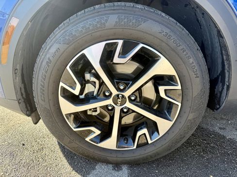 Used 2023 Kia Sportage EX image 9